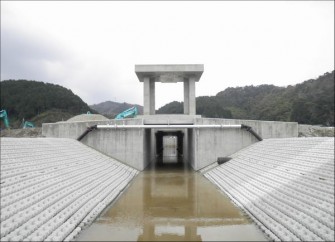 奥谷川樋門築造工事