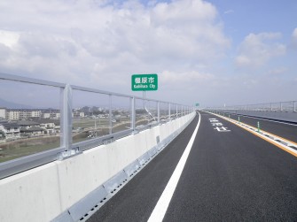 大和御所道路東坊城地区遮音壁外設置工事