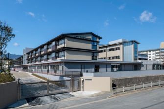 西陵中学校区小中一貫校施設整備工事　ただし、建築主体その他工事